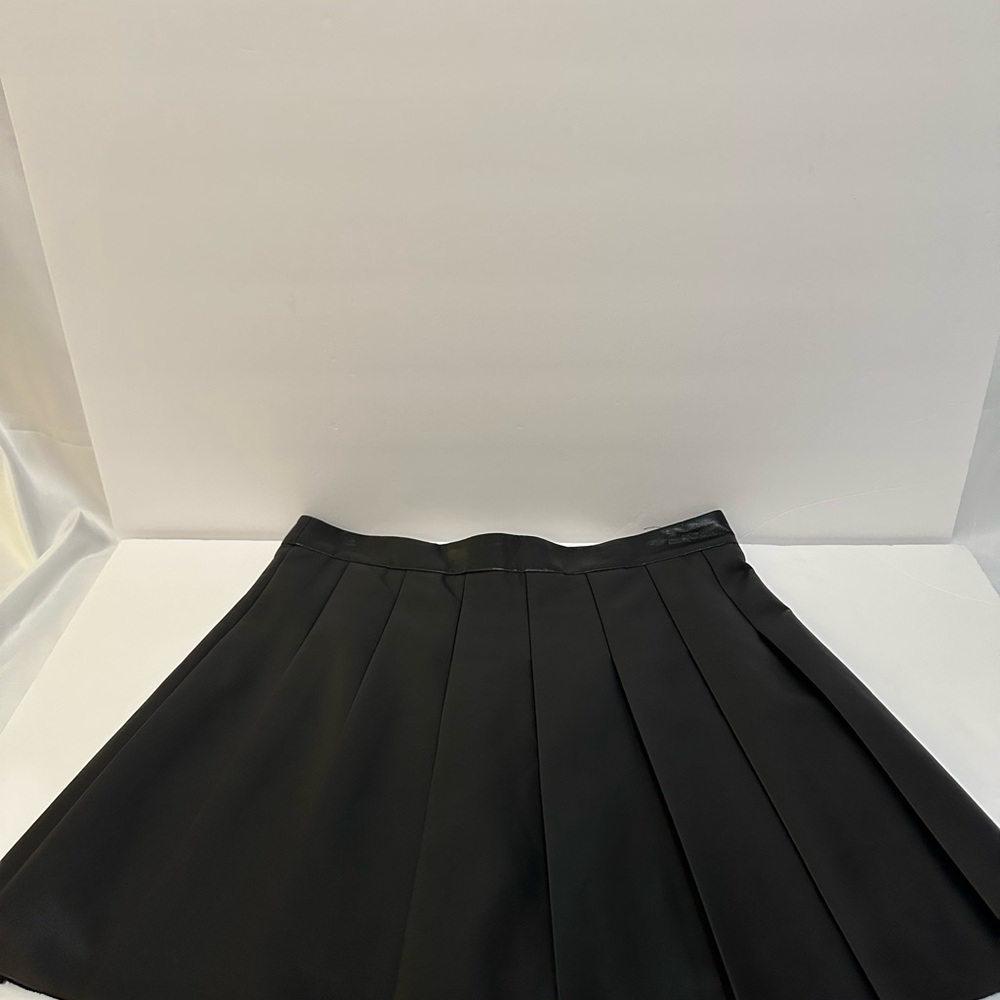 Sunday Best | size 10 Classic faux leather Black Pleated Skirt